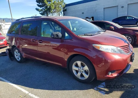 2015 Toyota Sienna Le из США, поврежденный, VIN 5TDKK3DC8FS607696